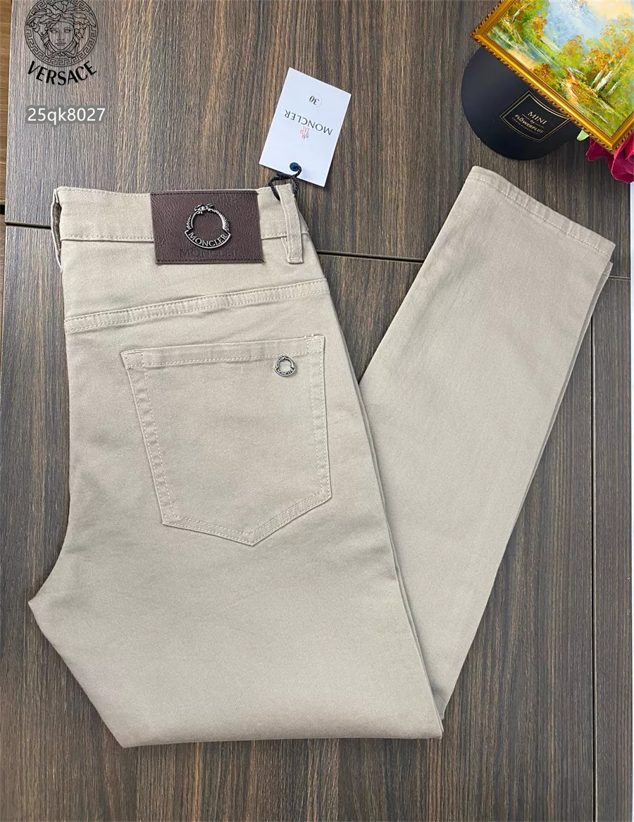 Fashionable 4326 Moncler Jeans For Men