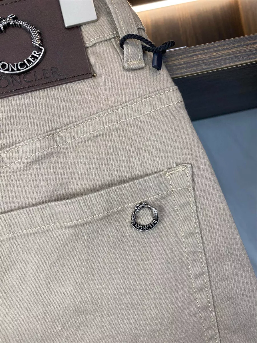 Fashionable 4326 Moncler Jeans For Men