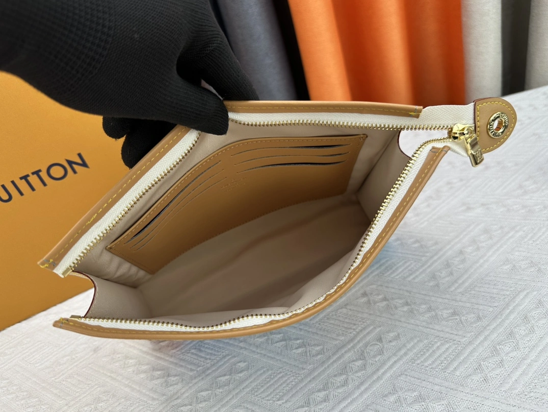 Fashionable 4407 Louis Vuitton LV Wallets For Women