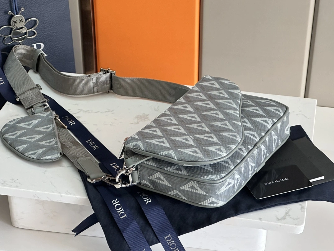 Fashionable 4468 Christian Dior AAA Man Messenger Bags
