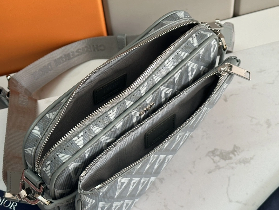 Fashionable 4468 Christian Dior AAA Man Messenger Bags