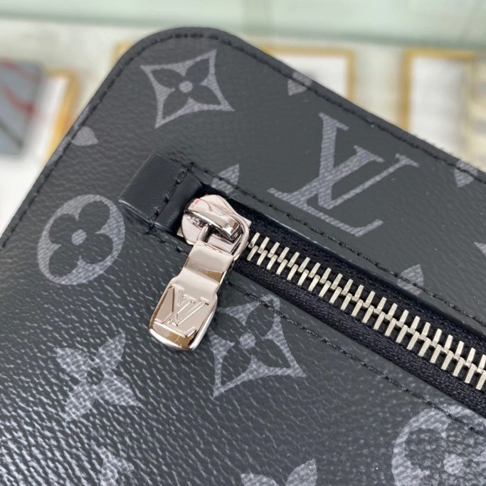 Fashionable 4485 Louis Vuitton AAA Man Wallets