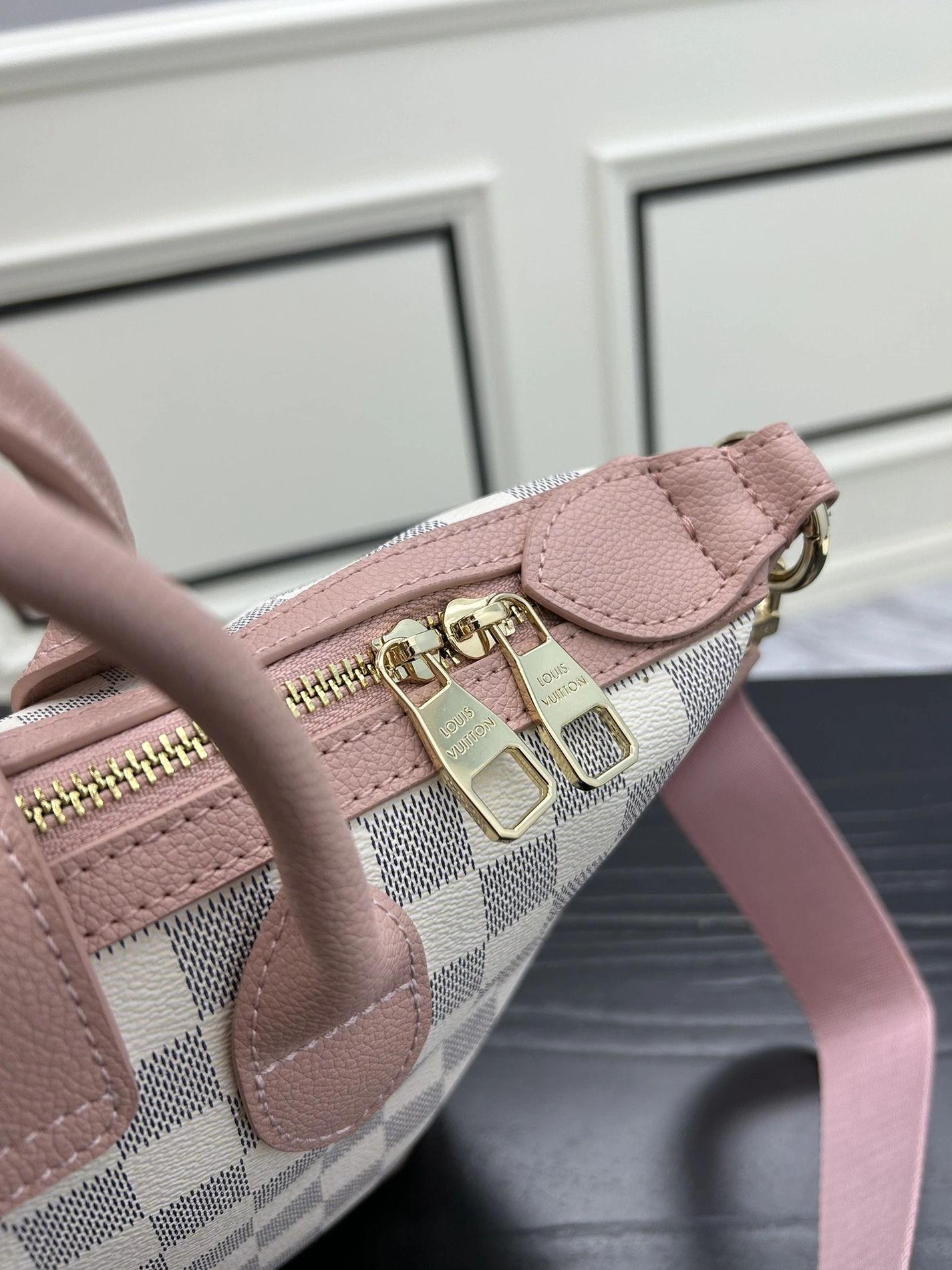 Fashionable 4628 Louis Vuitton AAA Quality Handbags For Women