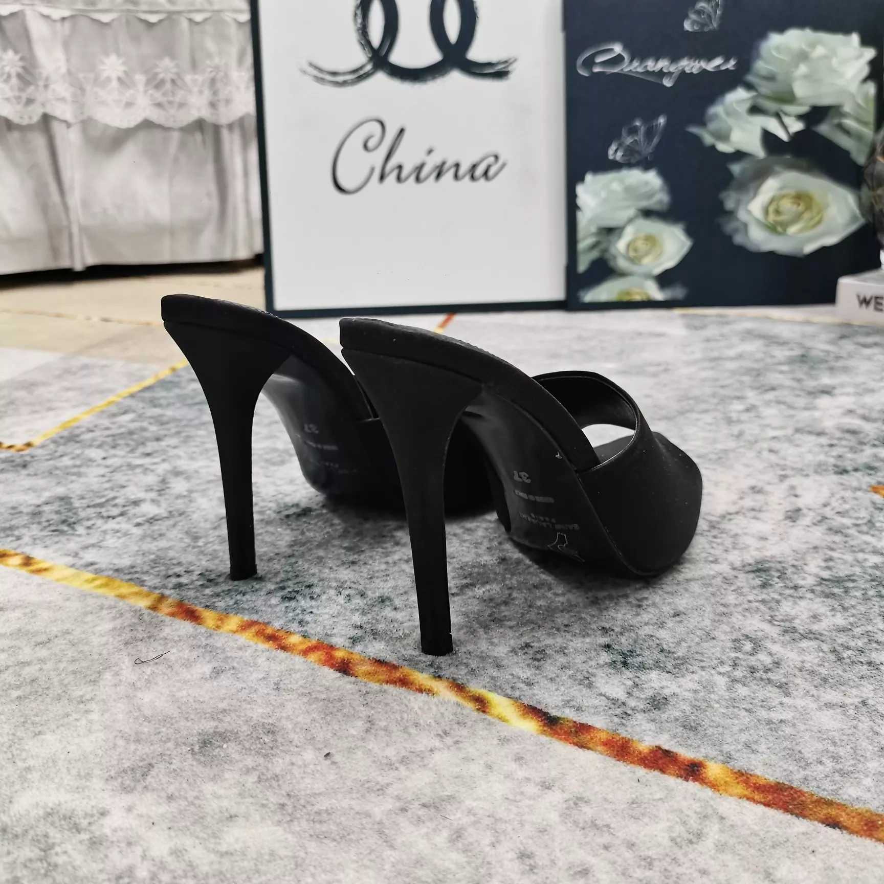 Fashionable 4898 Yves Saint Laurent YSL Slippers For Women