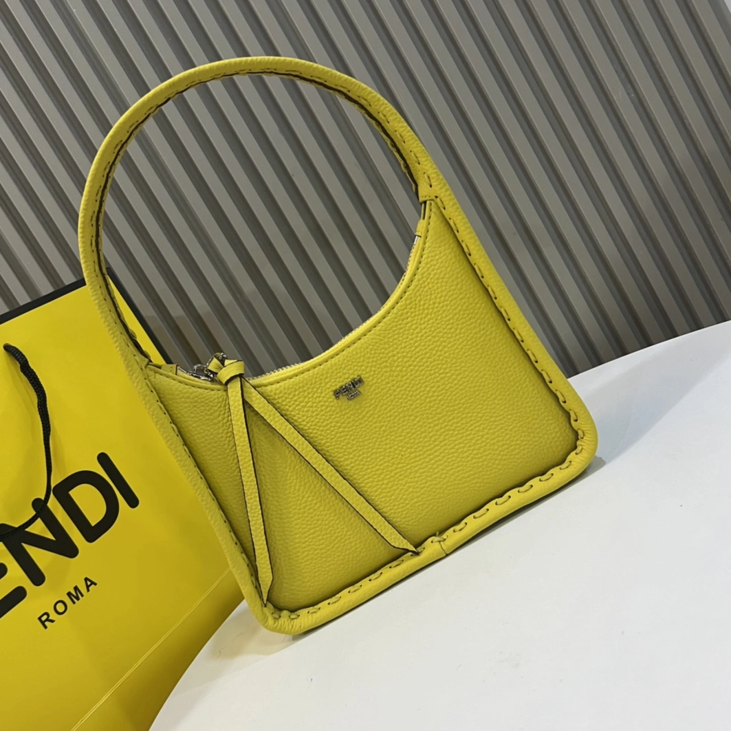 Fashionable 5024 Fendi AAA Quality Handbags For Women