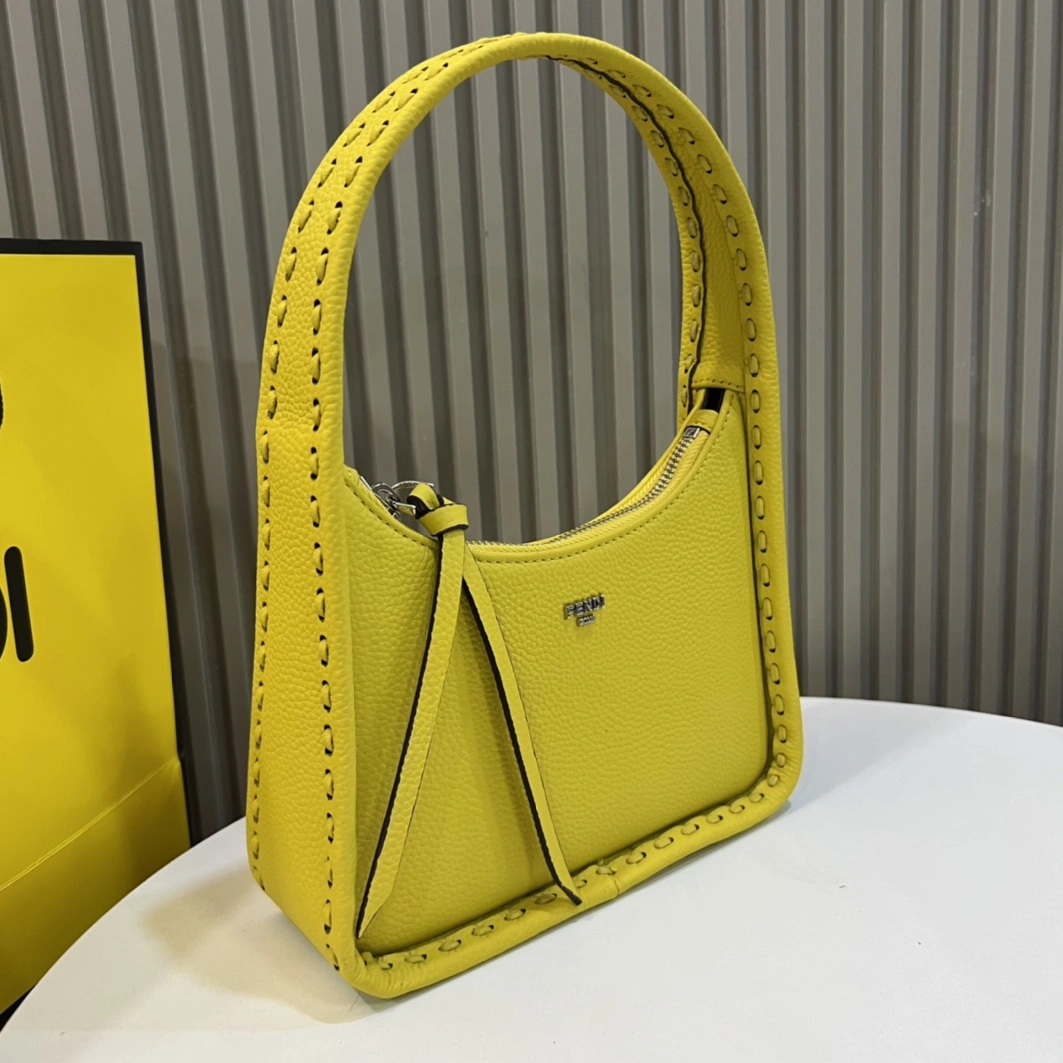Fashionable 5024 Fendi AAA Quality Handbags For Women