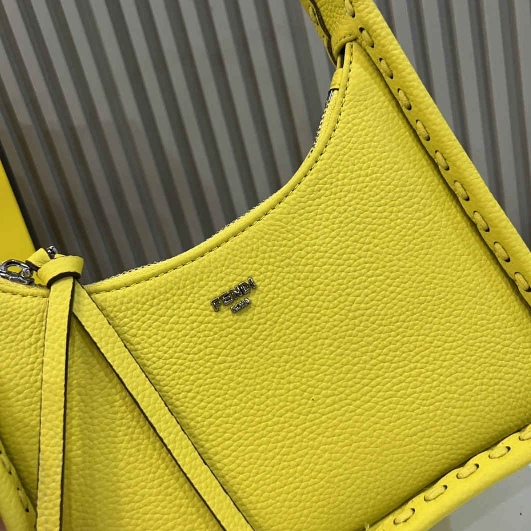 Fashionable 5024 Fendi AAA Quality Handbags For Women