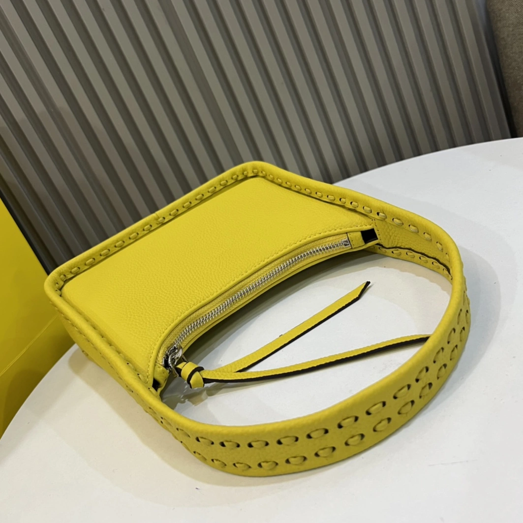 Fashionable 5024 Fendi AAA Quality Handbags For Women