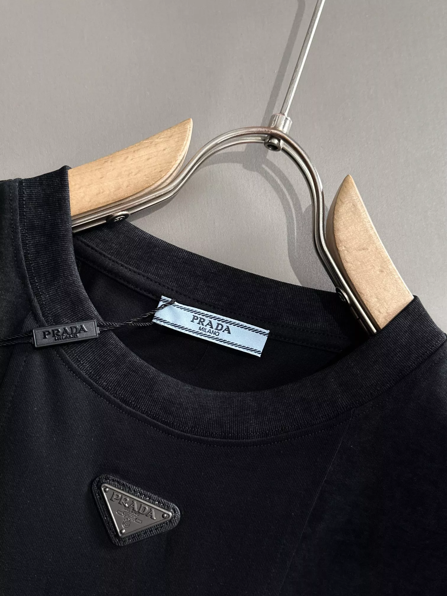 Fashionable 5065 Prada T-Shirts Short Sleeved For Unisex