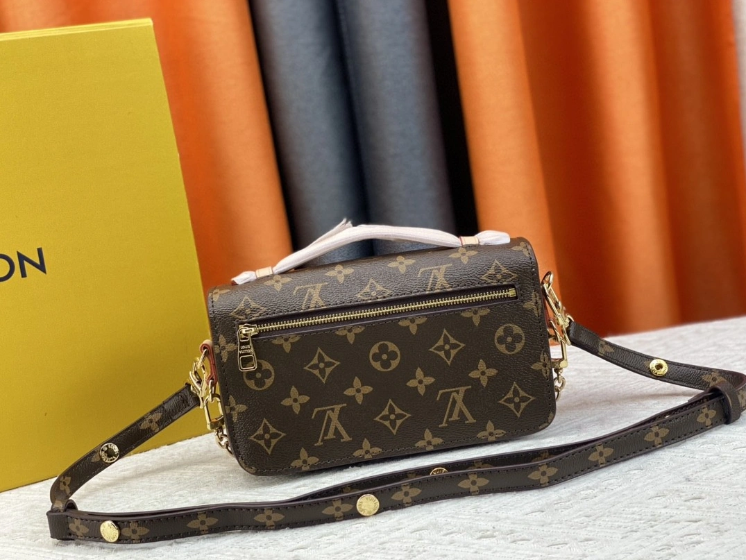 Fashionable 5268 Louis Vuitton AAA Quality Messenger Bags For Women