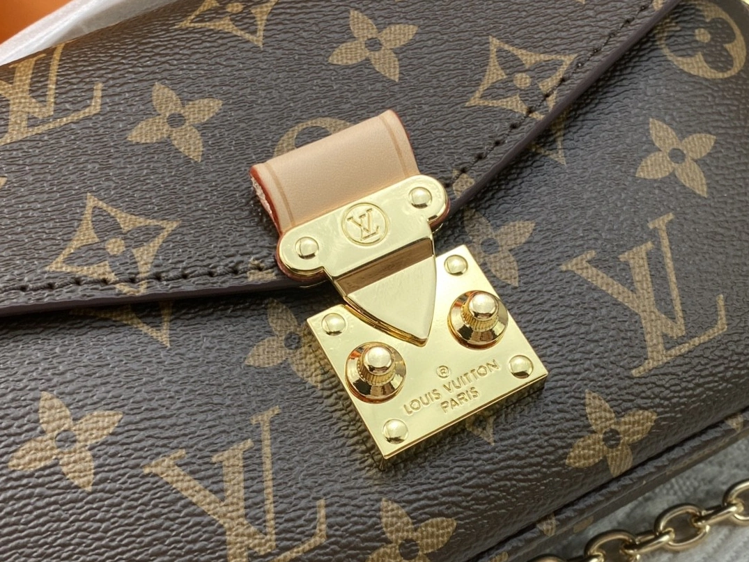 Fashionable 5268 Louis Vuitton AAA Quality Messenger Bags For Women