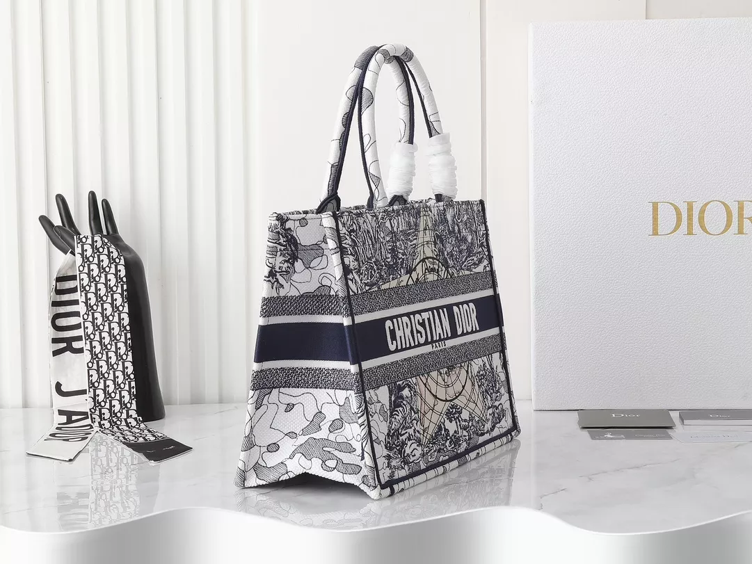 Fashionable 5269 Christian Dior AAA Quality Tote-Handbags For Women