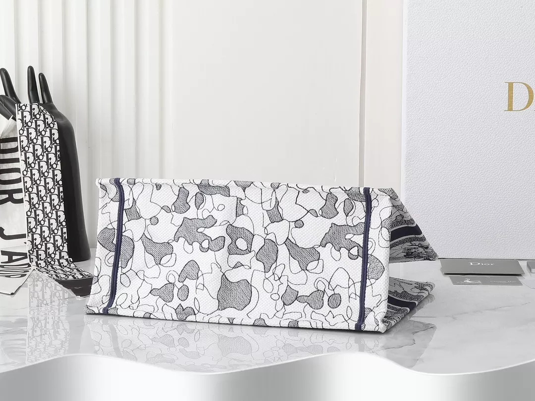 Fashionable 5269 Christian Dior AAA Quality Tote-Handbags For Women