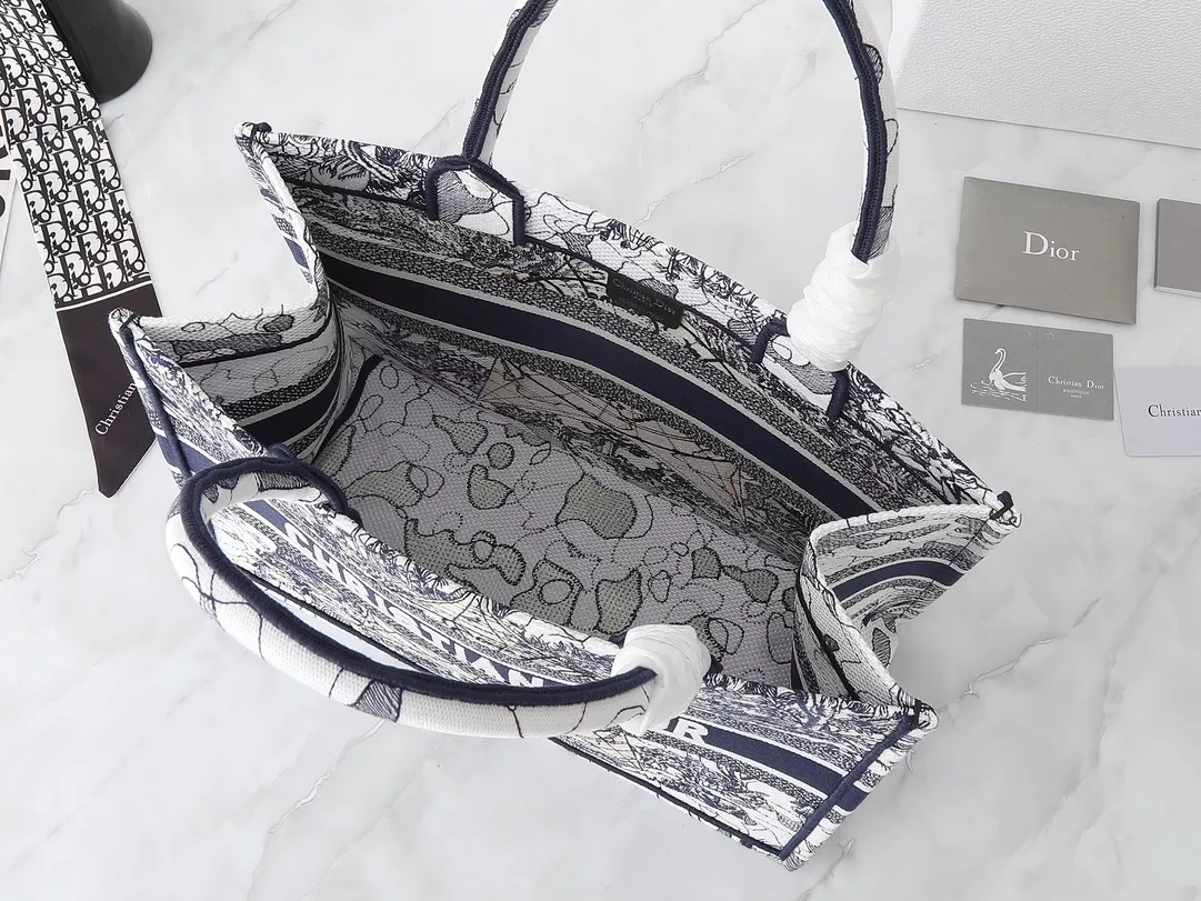Fashionable 5269 Christian Dior AAA Quality Tote-Handbags For Women