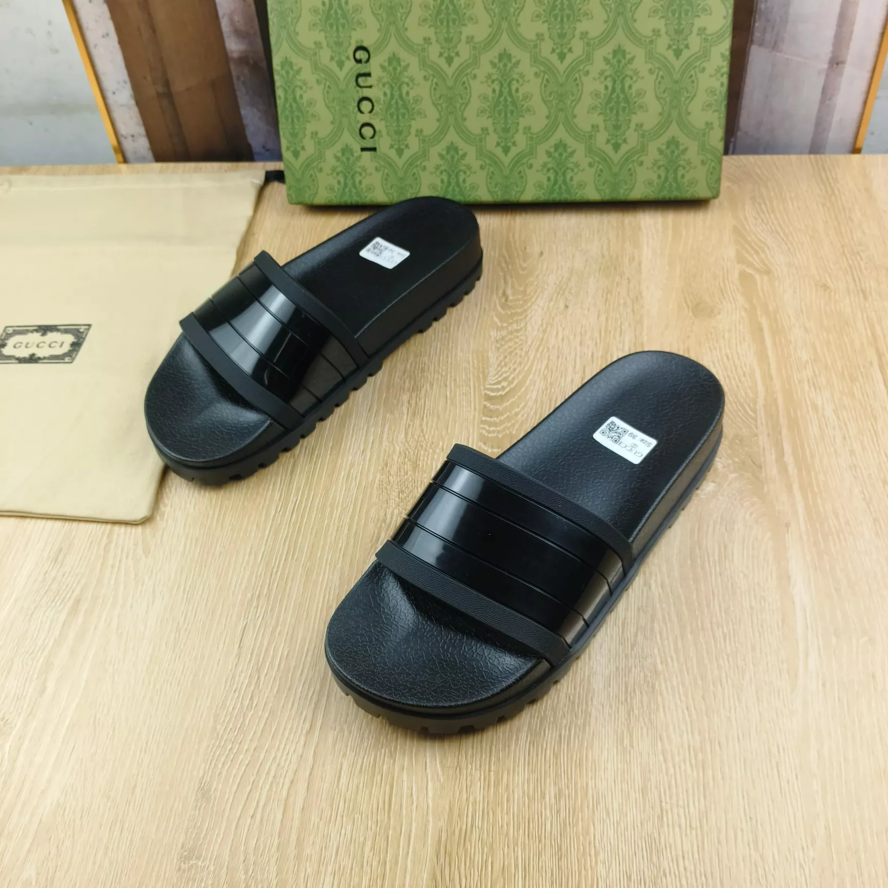 Fashionable 5456 Gucci Slippers For Men