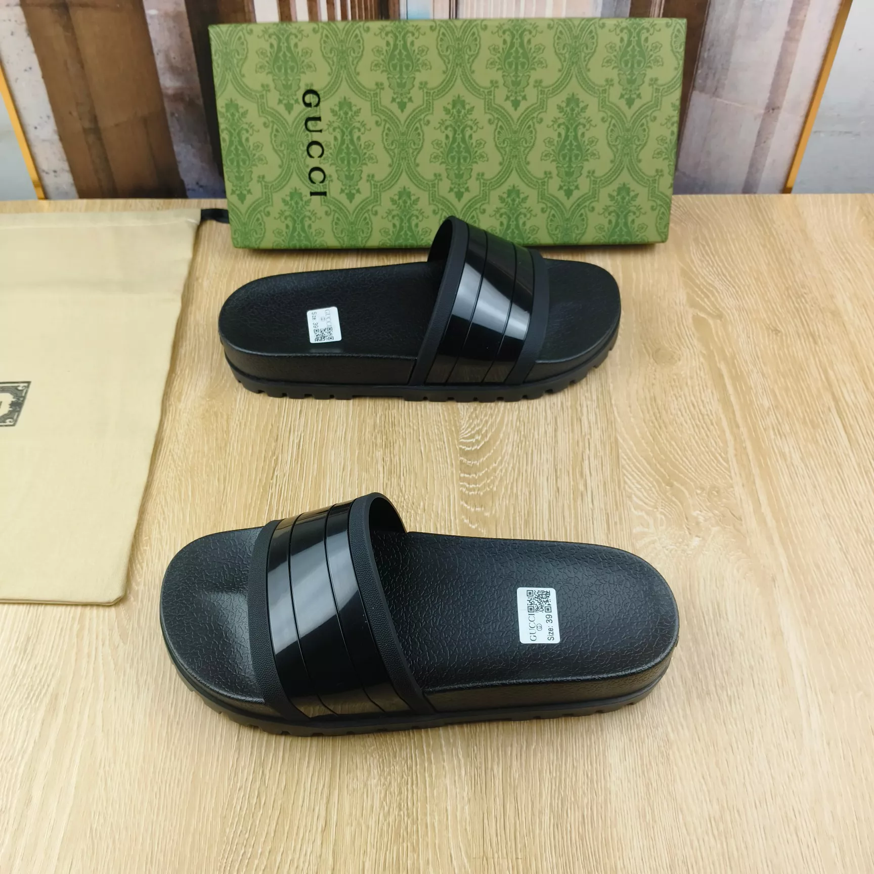 Fashionable 5456 Gucci Slippers For Men