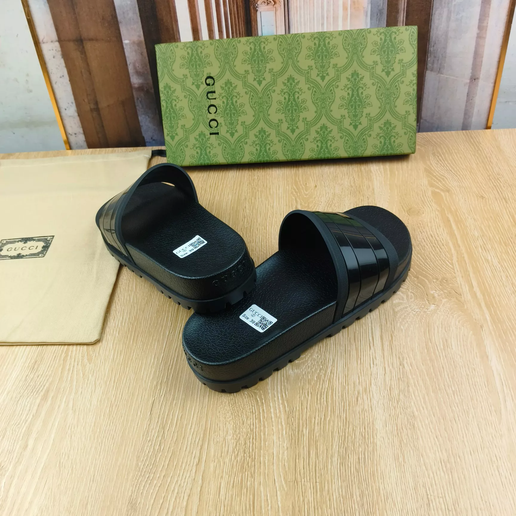 Fashionable 5456 Gucci Slippers For Men