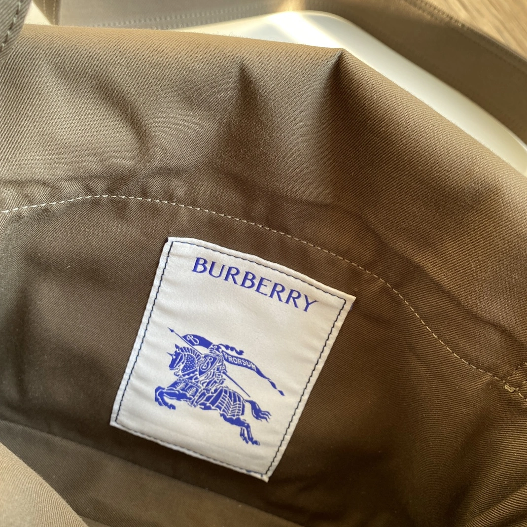 Fashionable 5489 Burberry AAA Man Messenger Bags