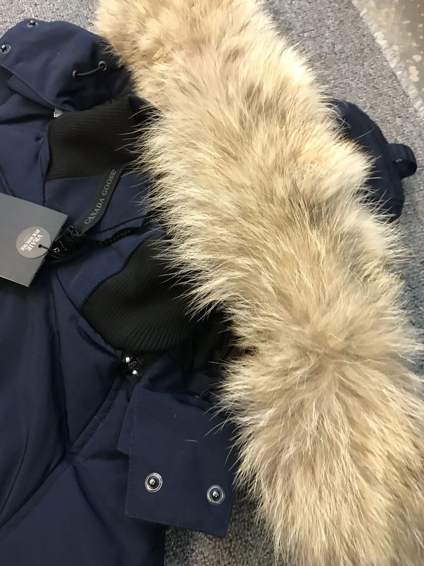 Fashionable 5573 Canada Goose Down Feather Coat Long Sleeved For Women