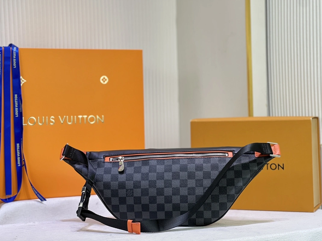 Fashionable 5618 Louis Vuitton LV AAA Man Pockets