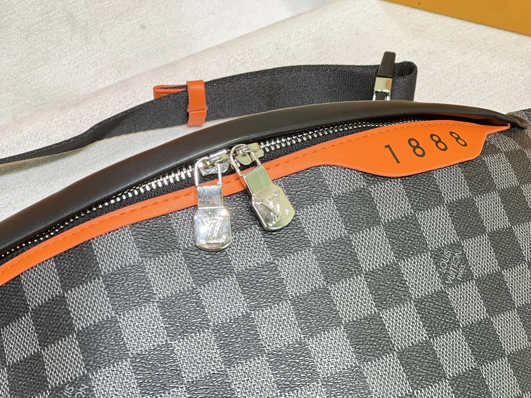 Fashionable 5618 Louis Vuitton LV AAA Man Pockets