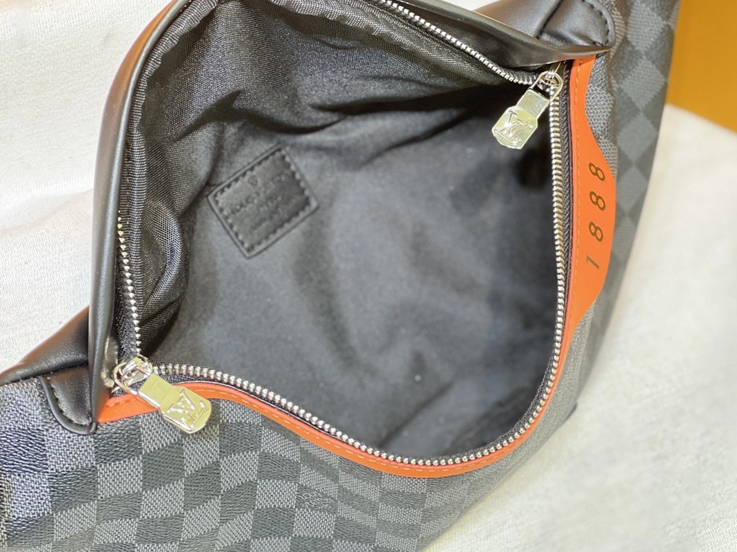 Fashionable 5618 Louis Vuitton LV AAA Man Pockets