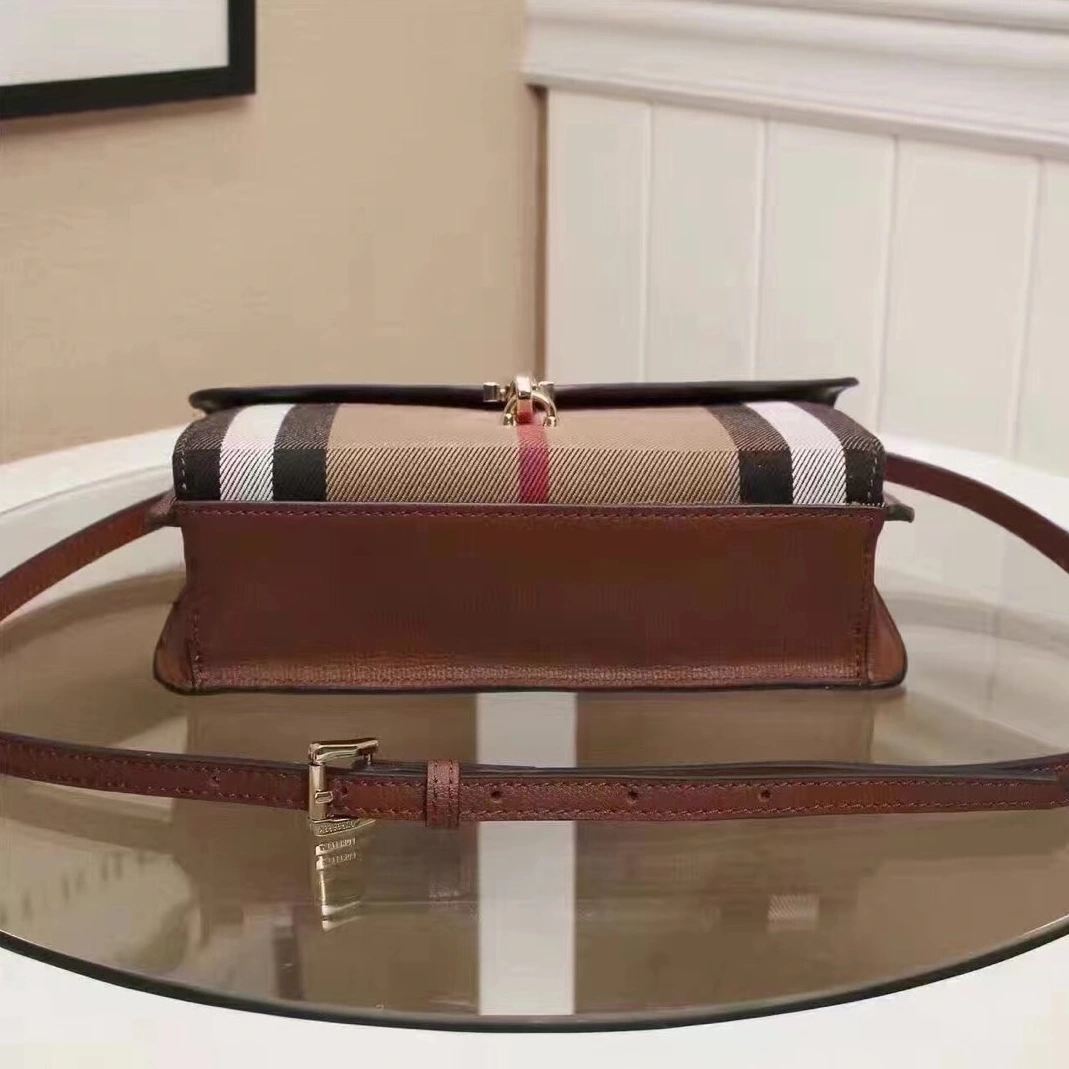 Fashionable 5940 Burberry AAA Quality Messenger Bags For Women