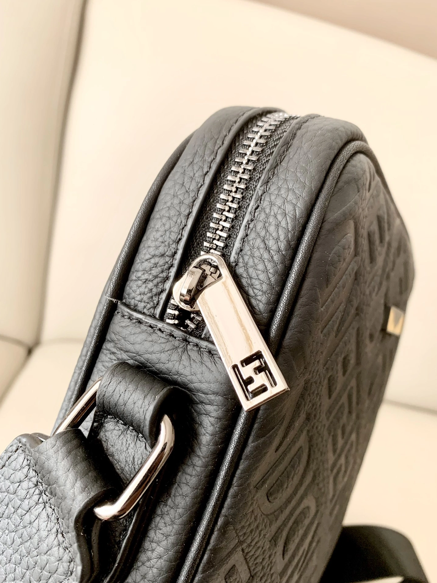 Fashionable 601 Fendi AAA Man Messenger Bags