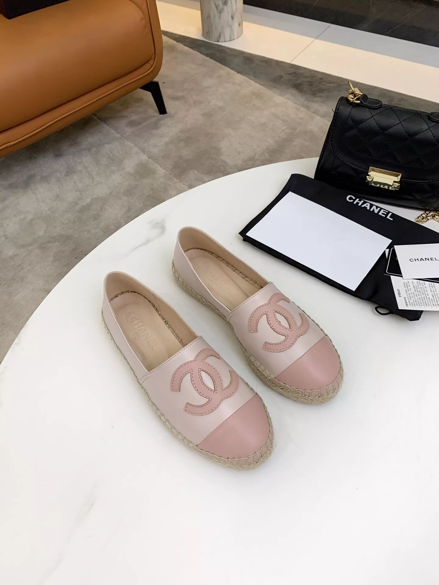 Fashionable 6052 Chanel Flat Shoes For Women