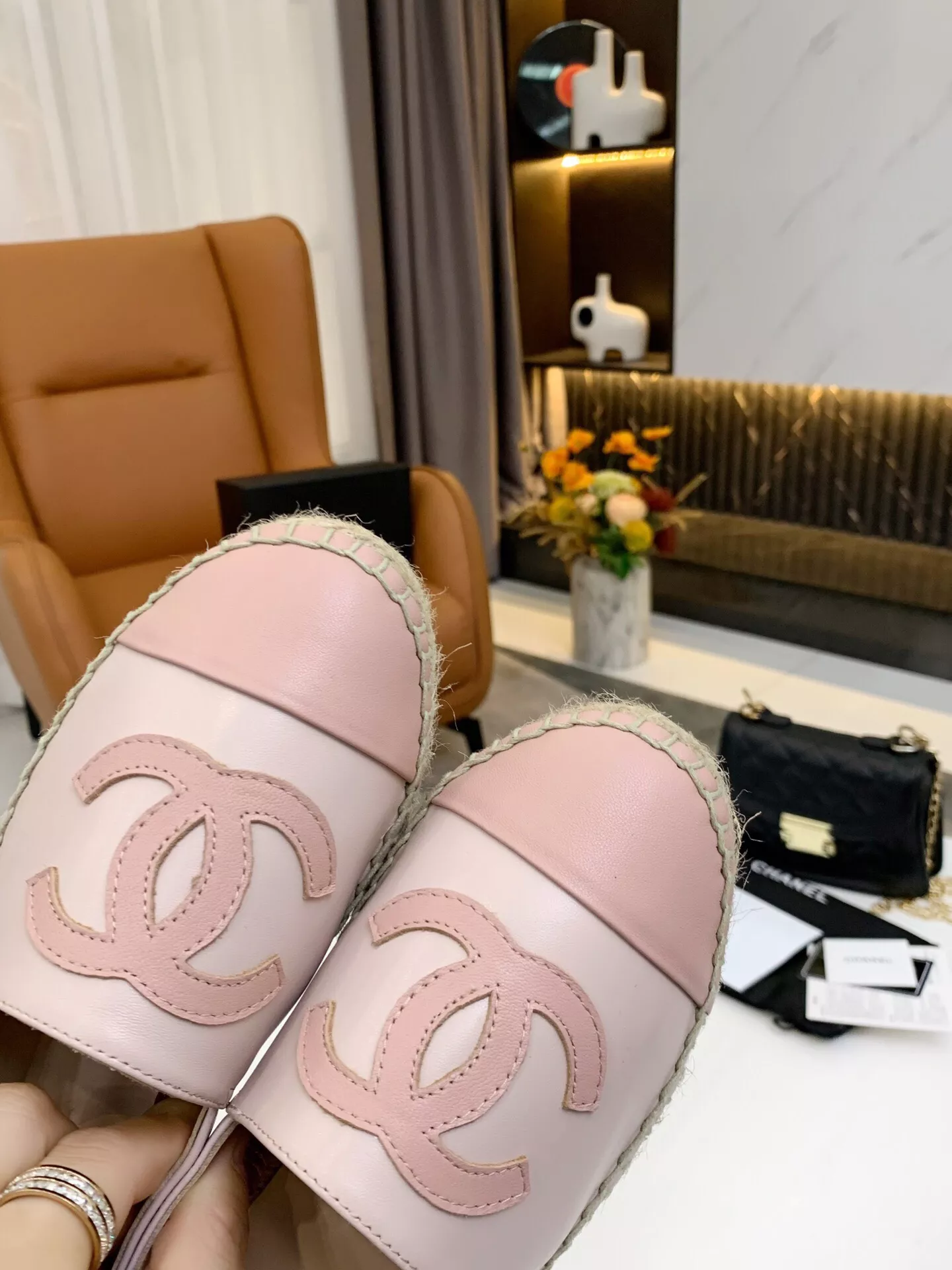 Fashionable 6052 Chanel Flat Shoes For Women