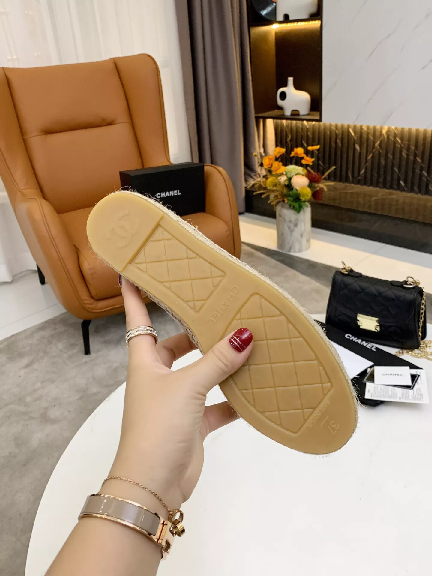 Fashionable 6052 Chanel Flat Shoes For Women