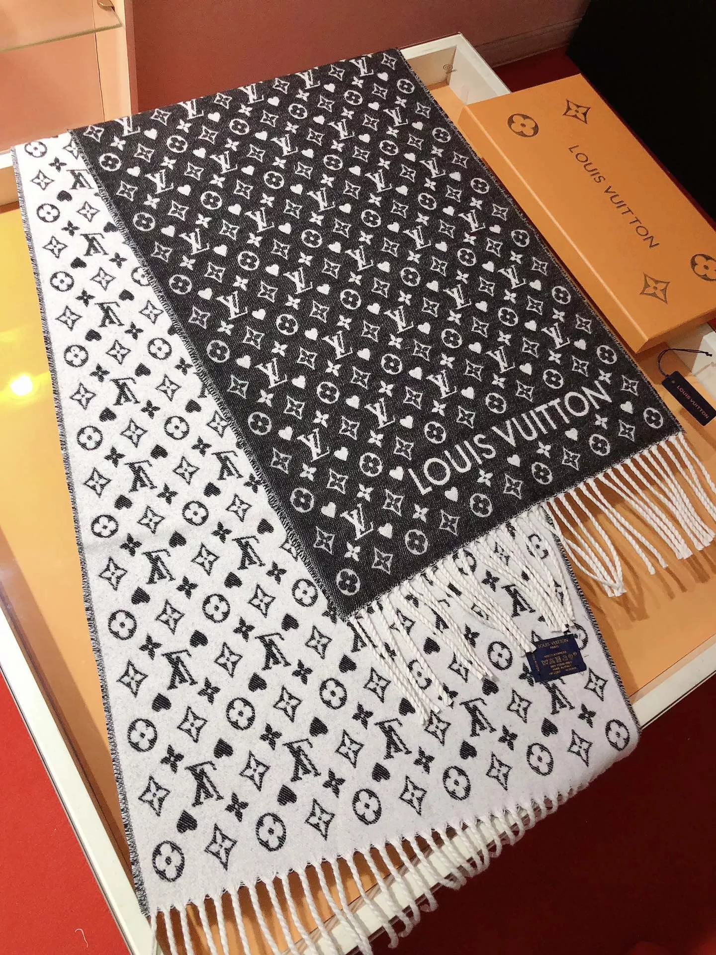 Fashionable 6114 Louis Vuitton Scarf For Women
