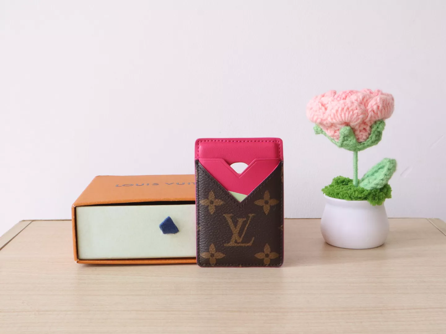 Fashionable 6157 Louis Vuitton LV Card Case For Women