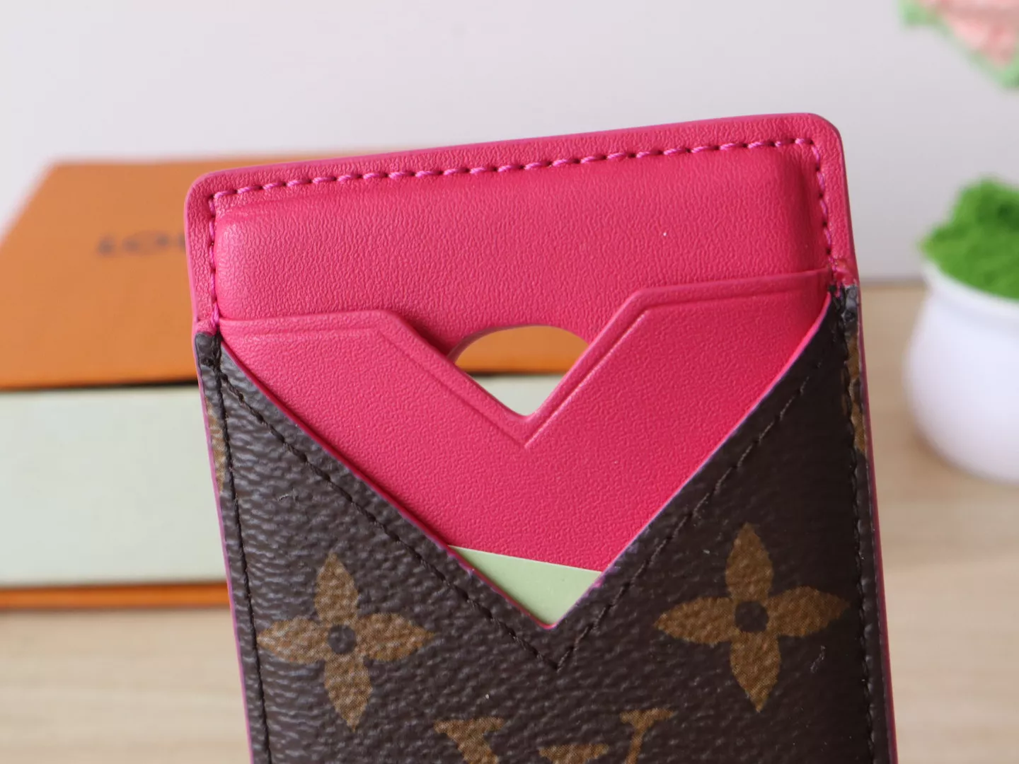 Fashionable 6157 Louis Vuitton LV Card Case For Women