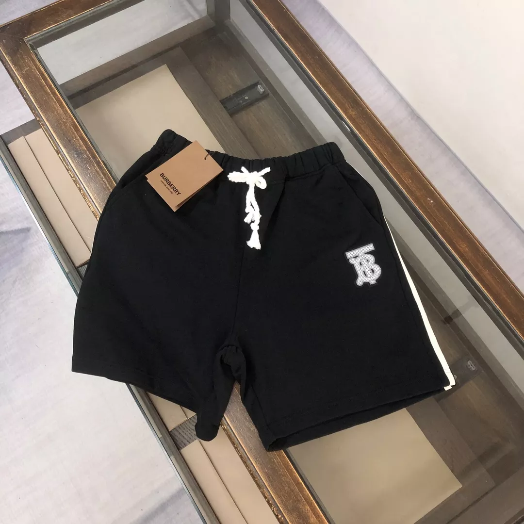 Fashionable 6217 Burberry Tracksuits Short Sleeved For Unisex