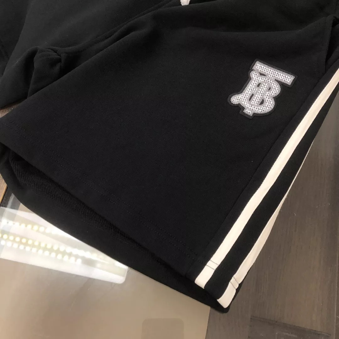 Fashionable 6217 Burberry Tracksuits Short Sleeved For Unisex