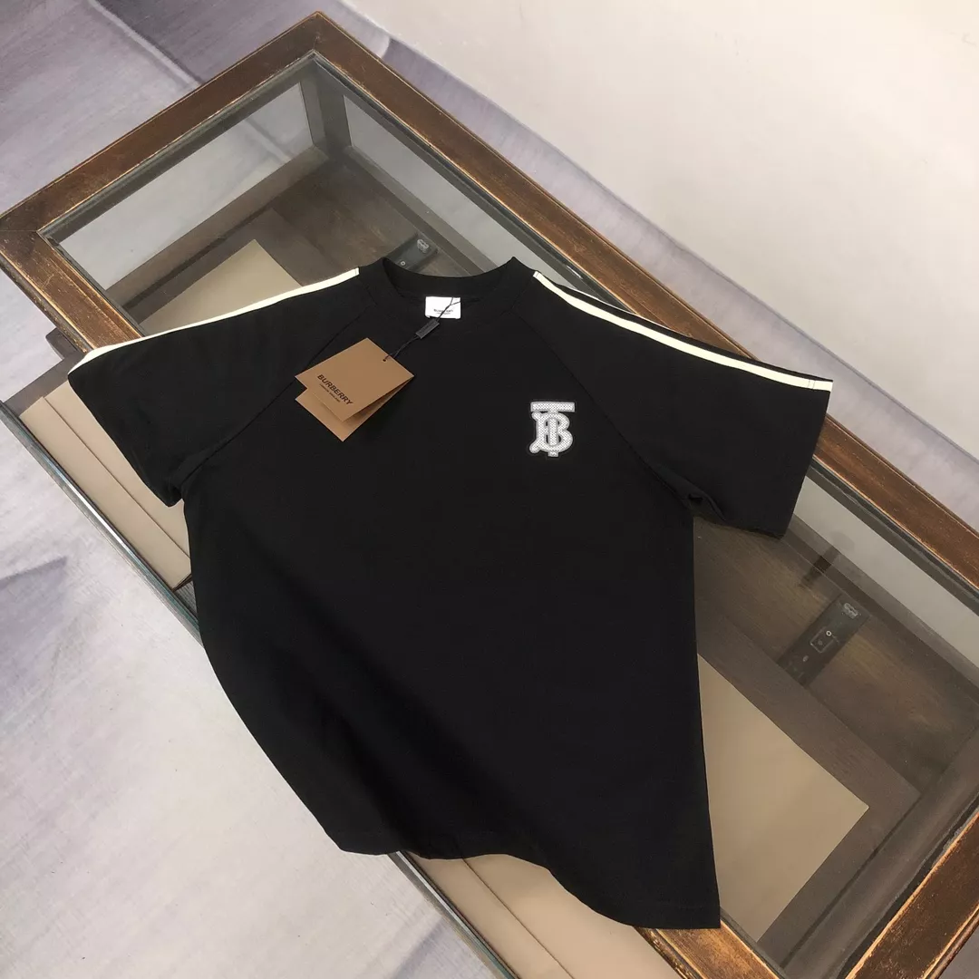 Fashionable 6217 Burberry Tracksuits Short Sleeved For Unisex