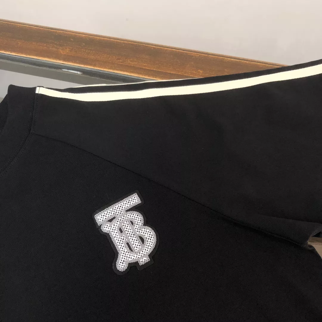 Fashionable 6217 Burberry Tracksuits Short Sleeved For Unisex
