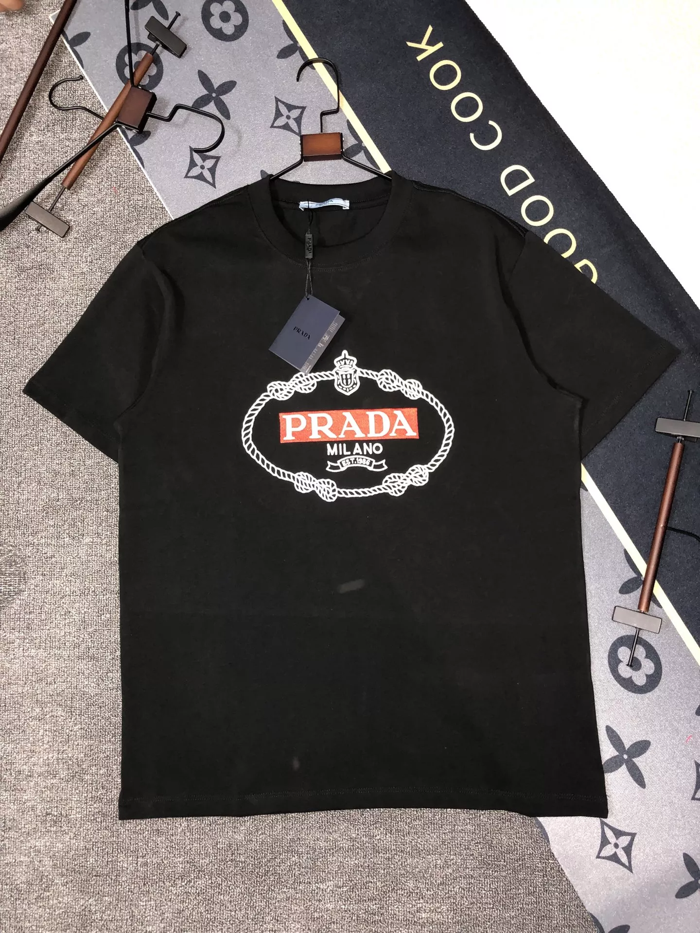 Fashionable 6255 Prada T-Shirts Short Sleeved For Unisex