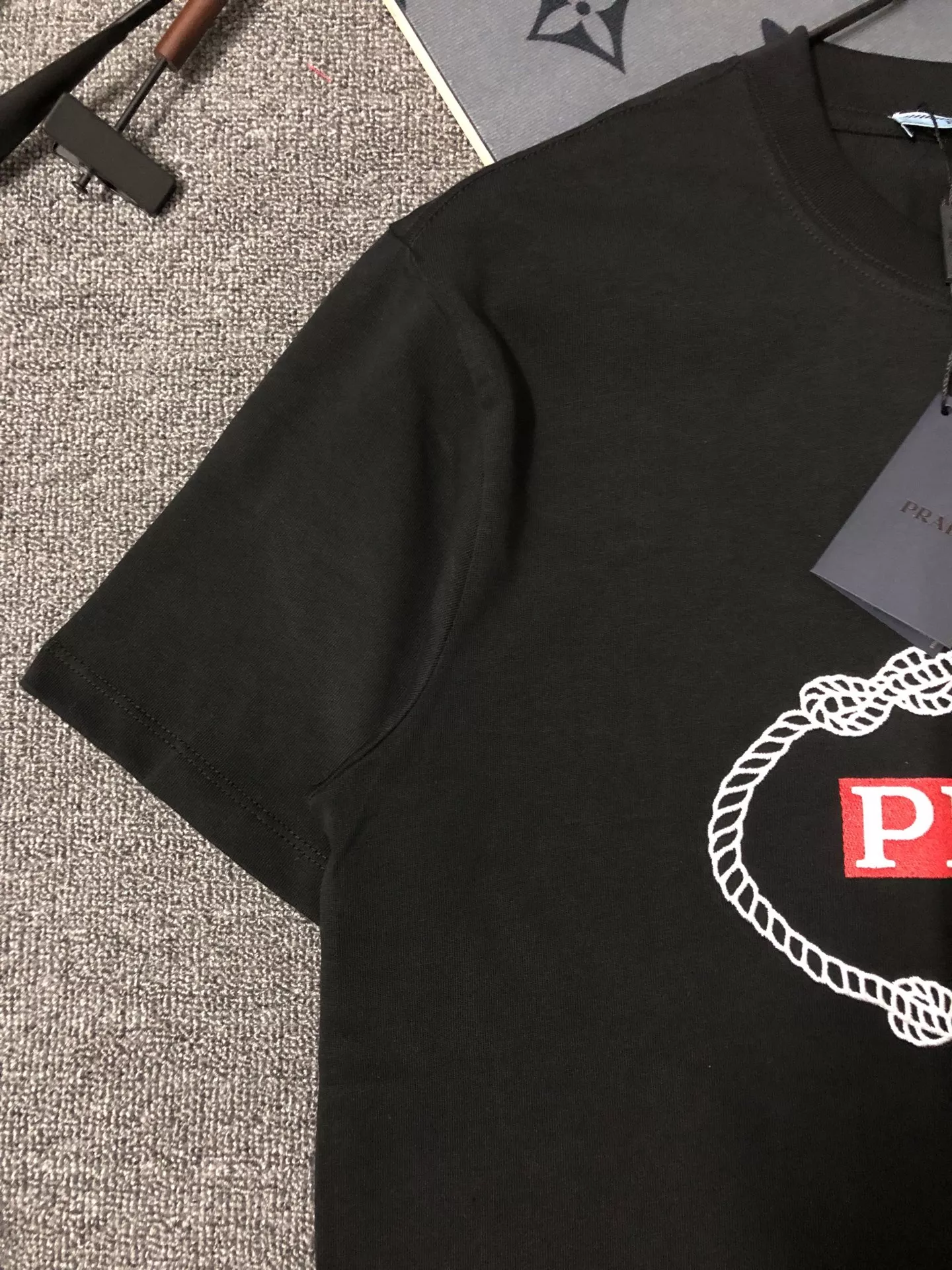 Fashionable 6255 Prada T-Shirts Short Sleeved For Unisex