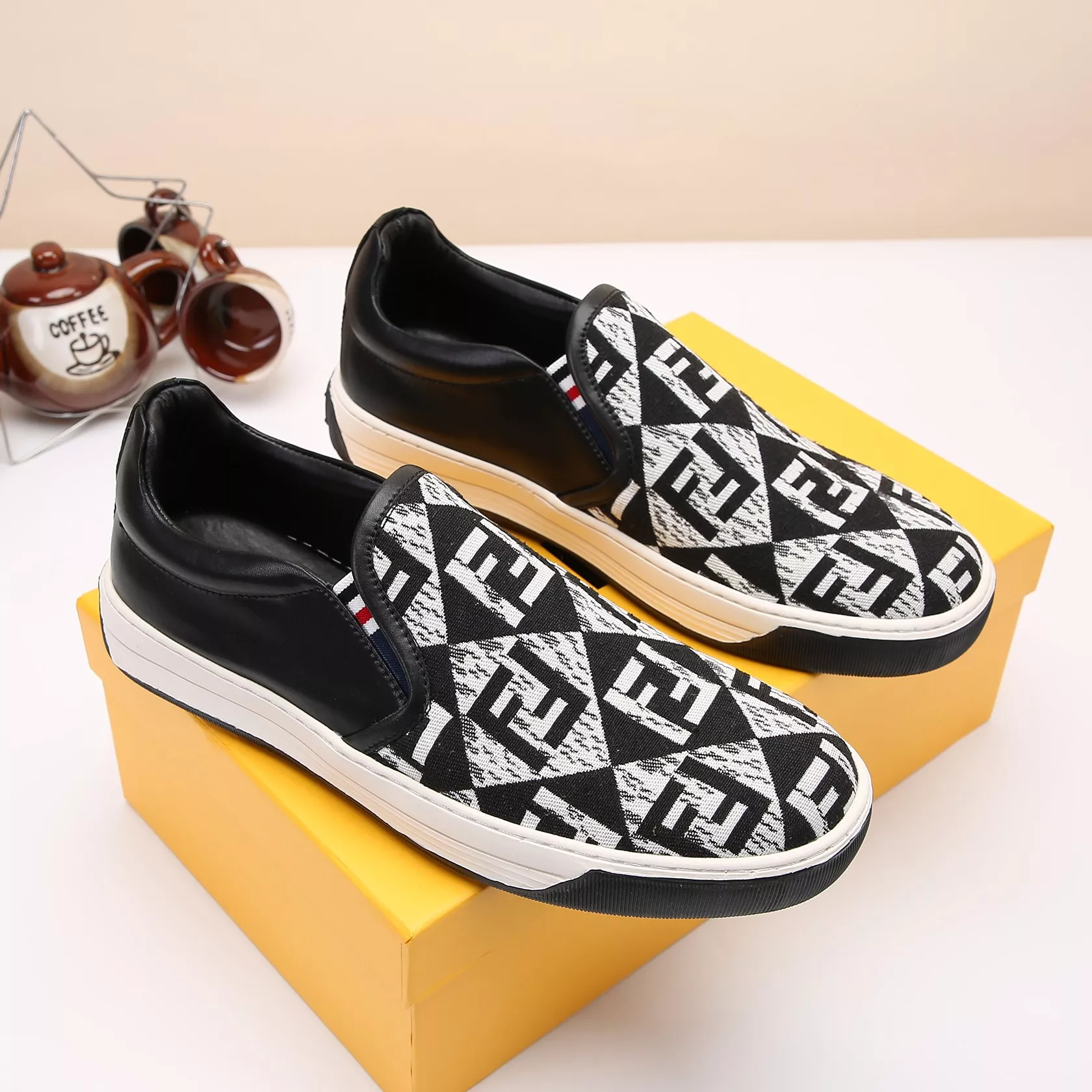 Fashionable 6316 Fendi Casual Shoes For Men