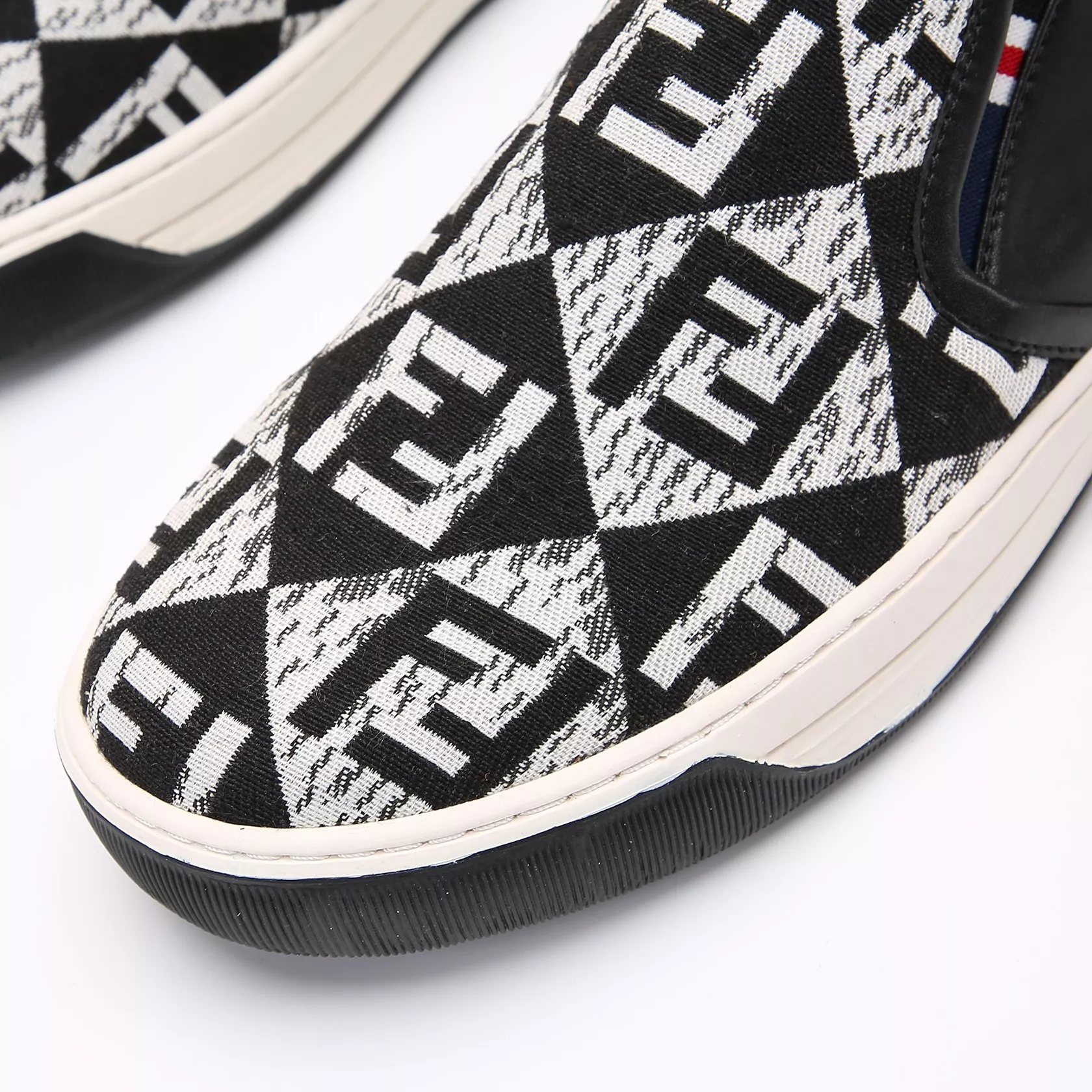 Fashionable 6316 Fendi Casual Shoes For Men