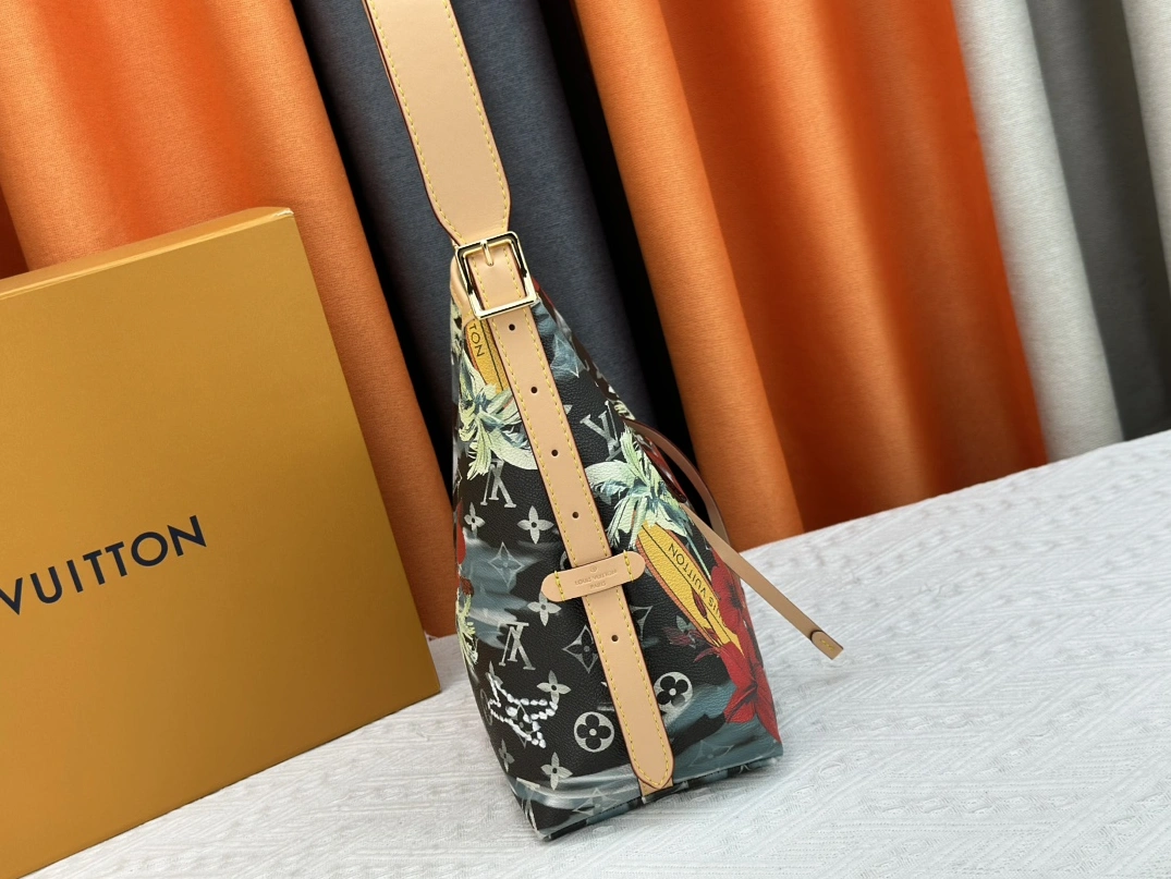 Fashionable 648 Louis Vuitton AAA Quality Shoulder Bags For Women