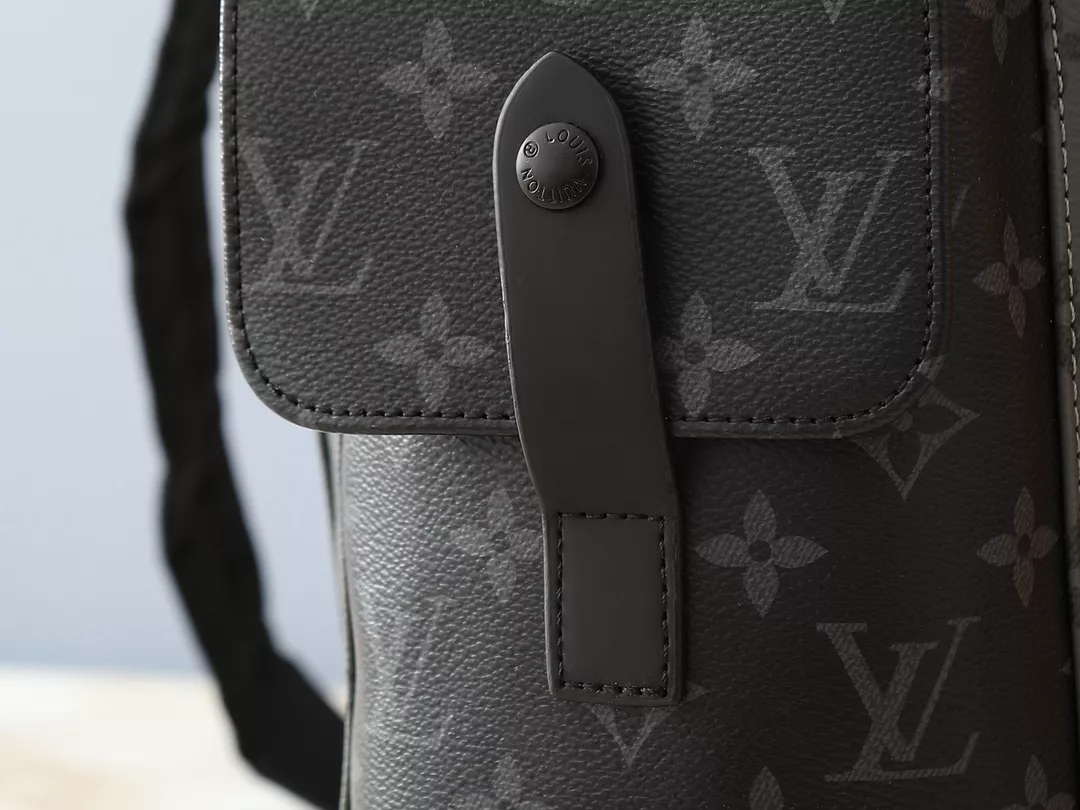 Fashionable 667 Louis Vuitton LV AAA Man Backpacks