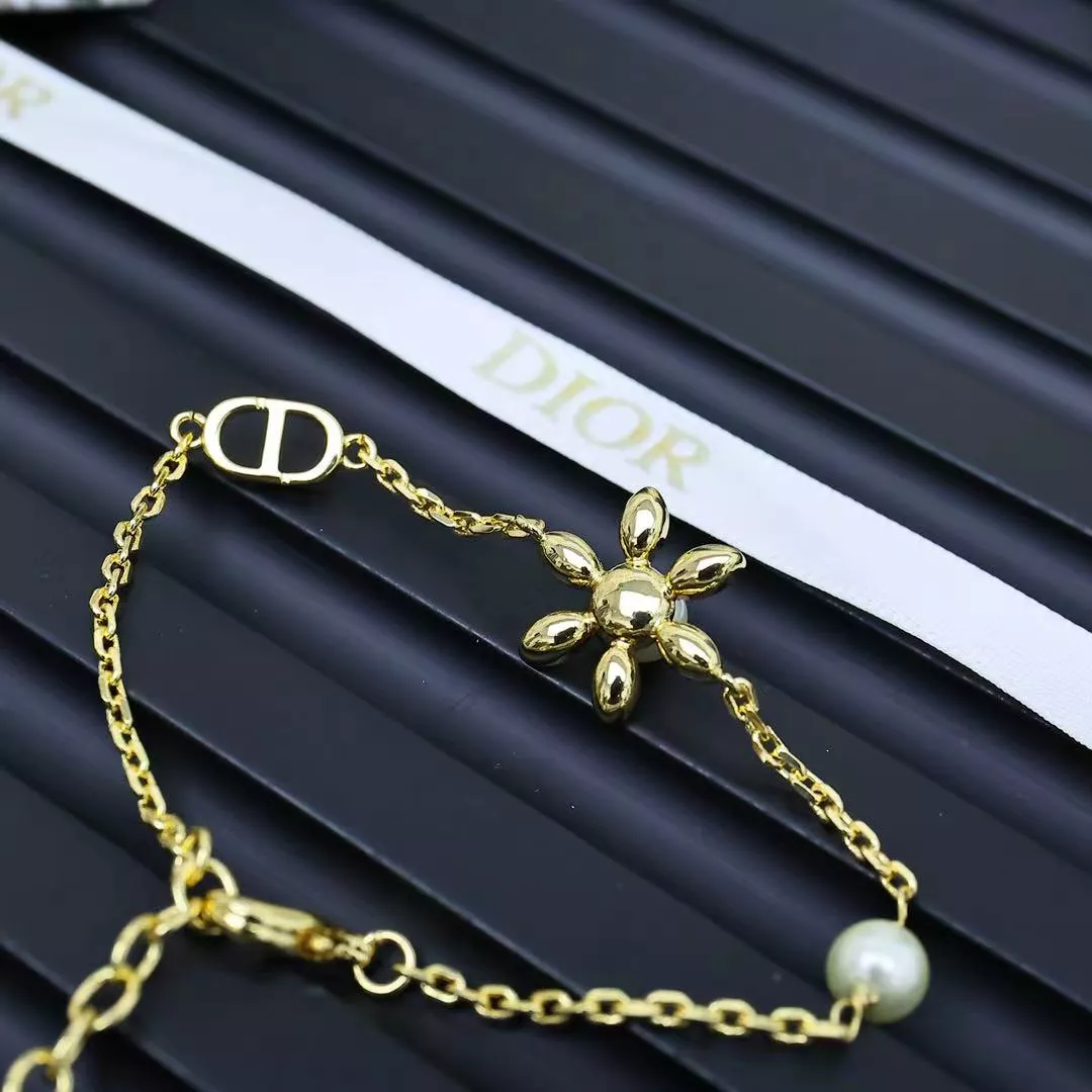 Fashionable 6879 Christian Dior Bracelets For Women