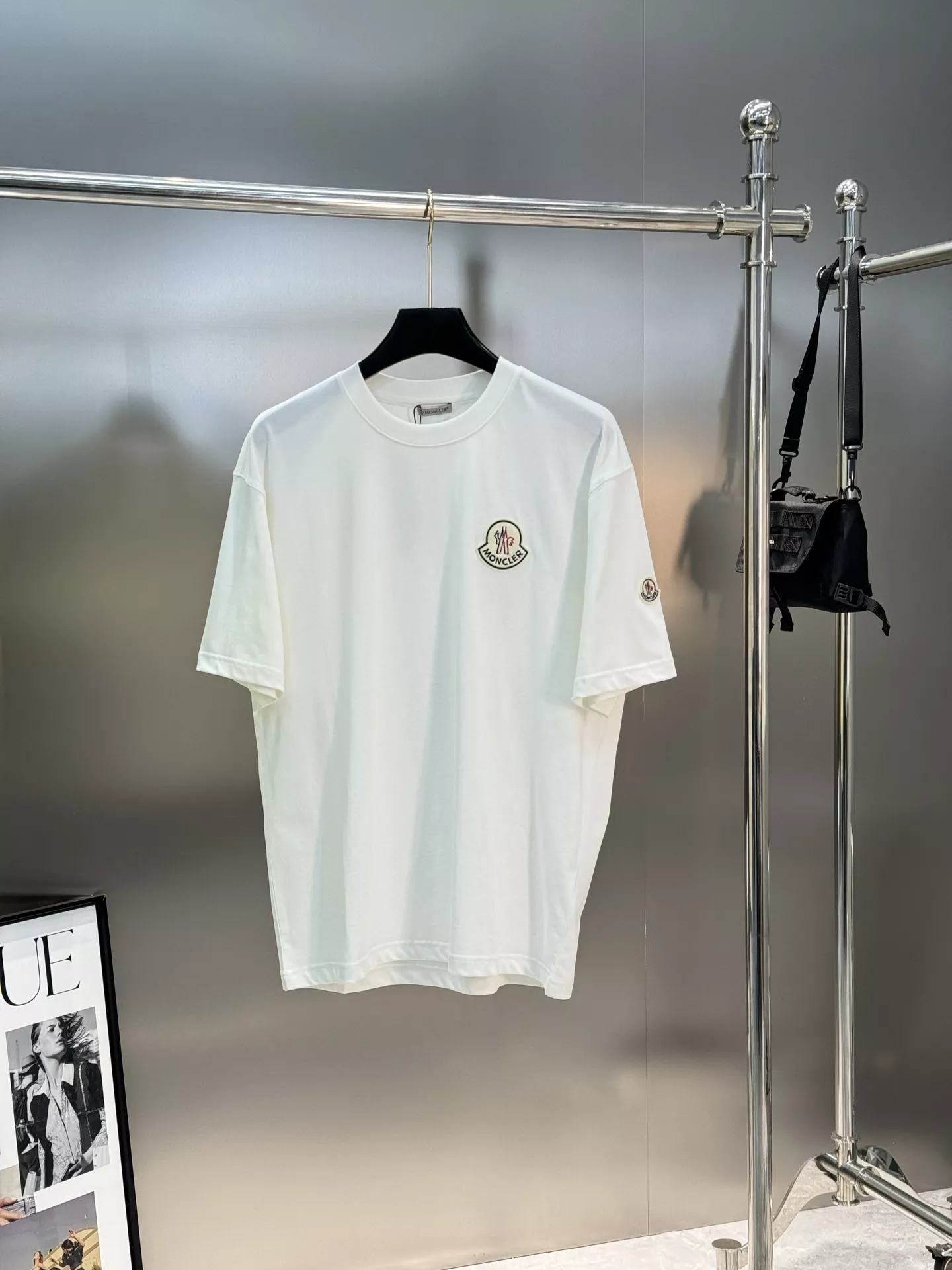 Fashionable 6917 Moncler T-Shirts Short Sleeved For Unisex