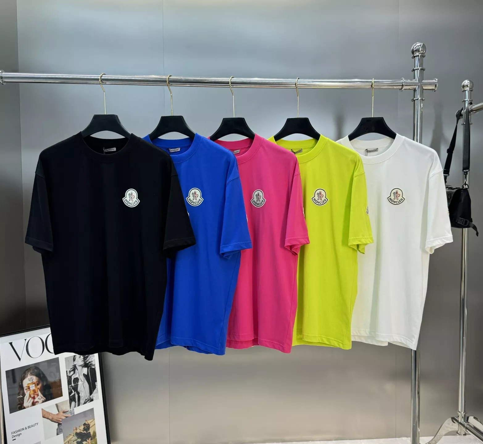 Fashionable 6917 Moncler T-Shirts Short Sleeved For Unisex