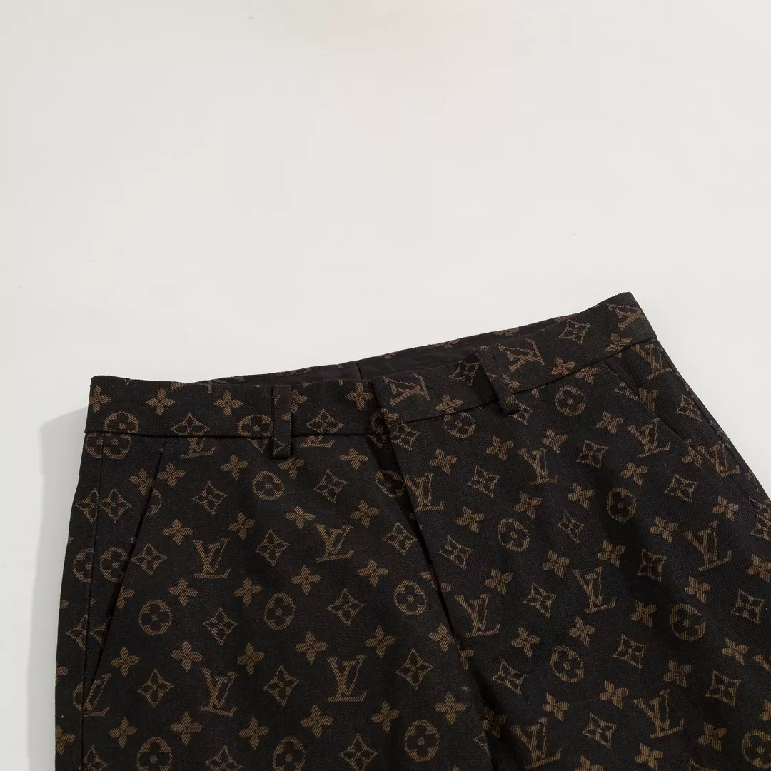 Fashionable 6951 Louis Vuitton LV Pants For Men