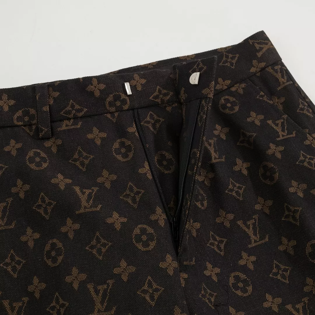 Fashionable 6951 Louis Vuitton LV Pants For Men