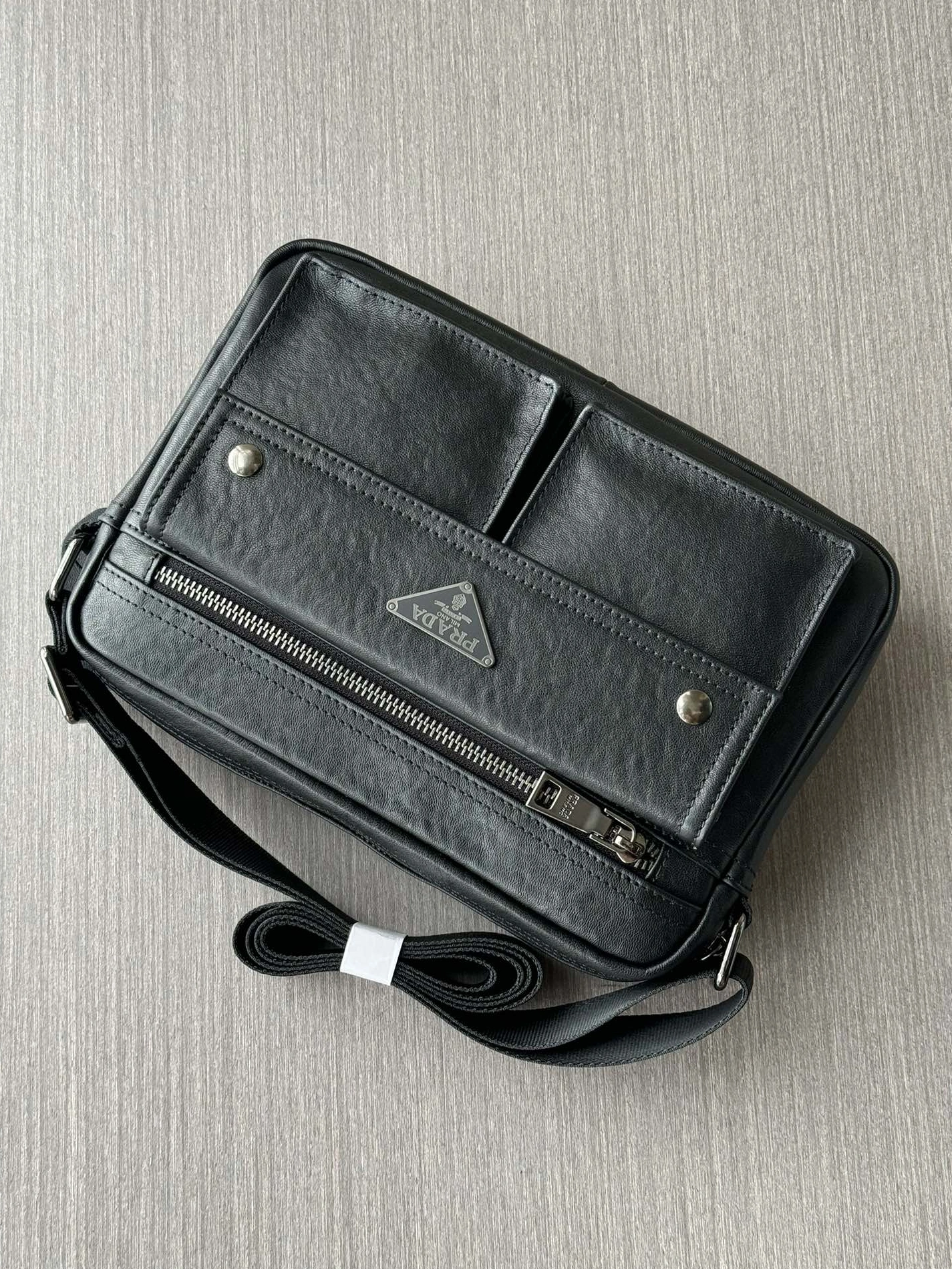 Fashionable 6957 Prada AAA Man Messenger Bags